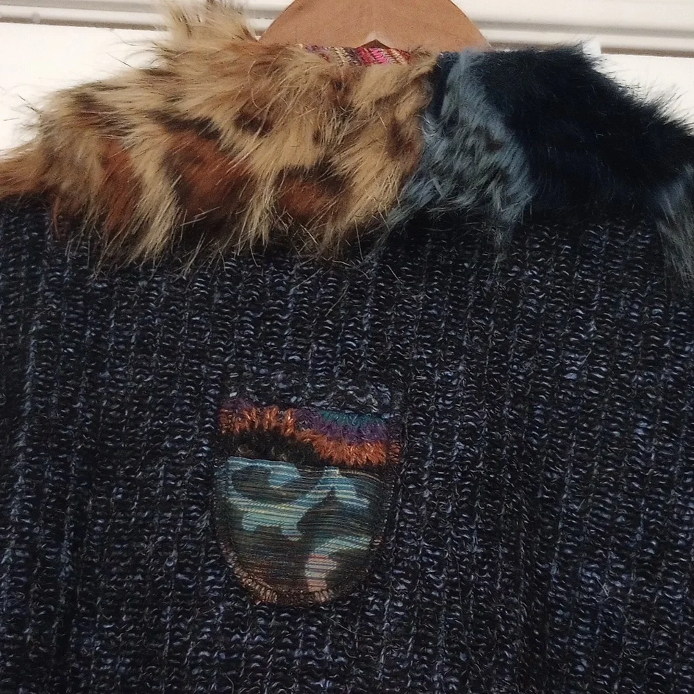 Faux Fur Lee Andersen coat - Picture 7 of 7